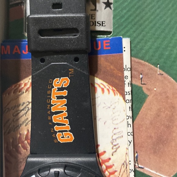 VNT MENS MLB SAN FRANCISCO GIANTS Innovative time BLACK BAND ANALOG WATCH Rare - Picture 3 of 7